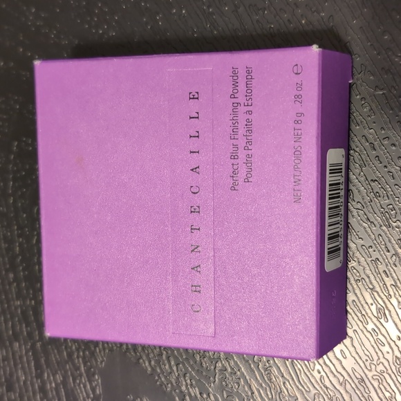 Chantecaille Other - Chantecaille Perfect Blur Finishing Powder- MEDIUM/DEEP
